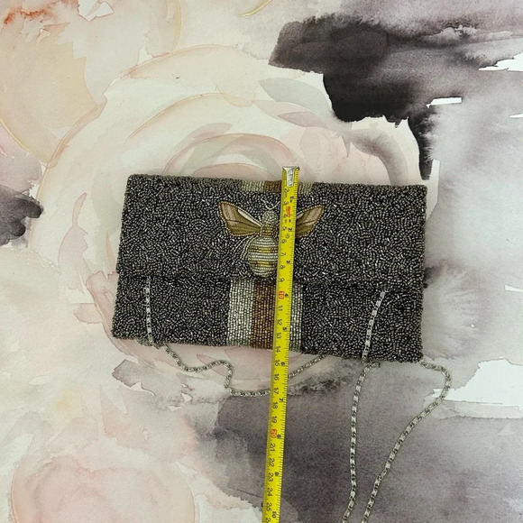 Moyna clutch bee beaded bag. - Picture 5 of 6